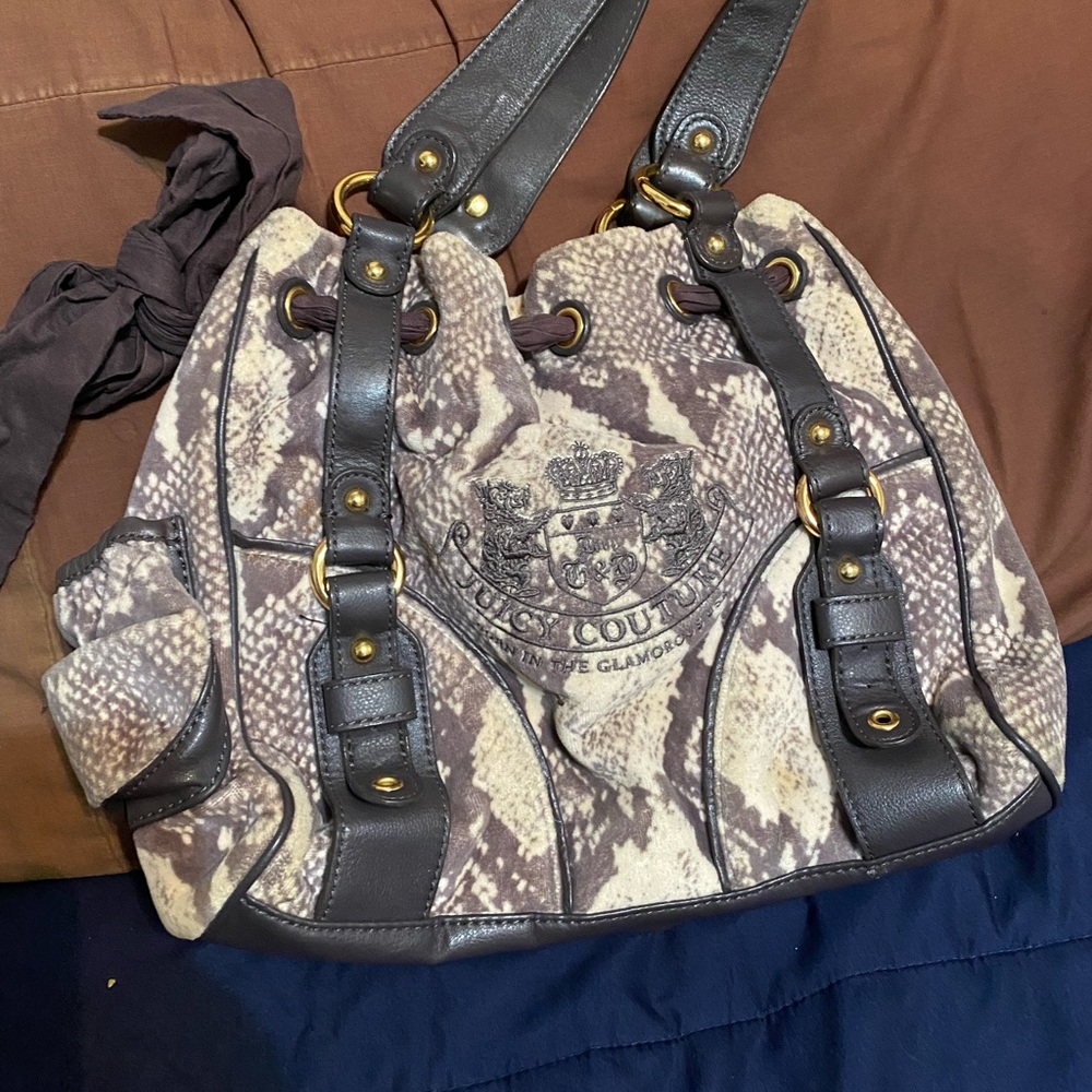 🌻Make a Reasonable Offer🌻 Shoulder bag